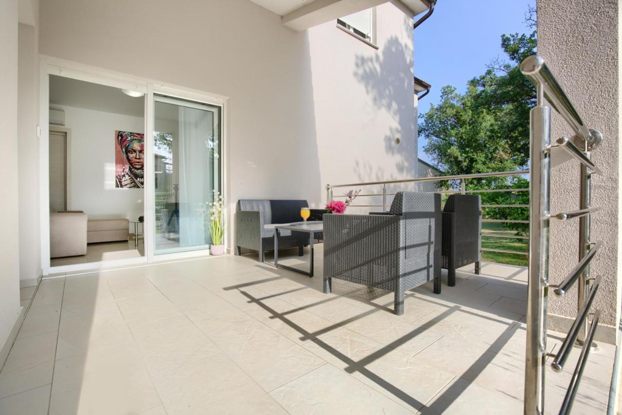 Lamalu Ližnjan Exterior foto