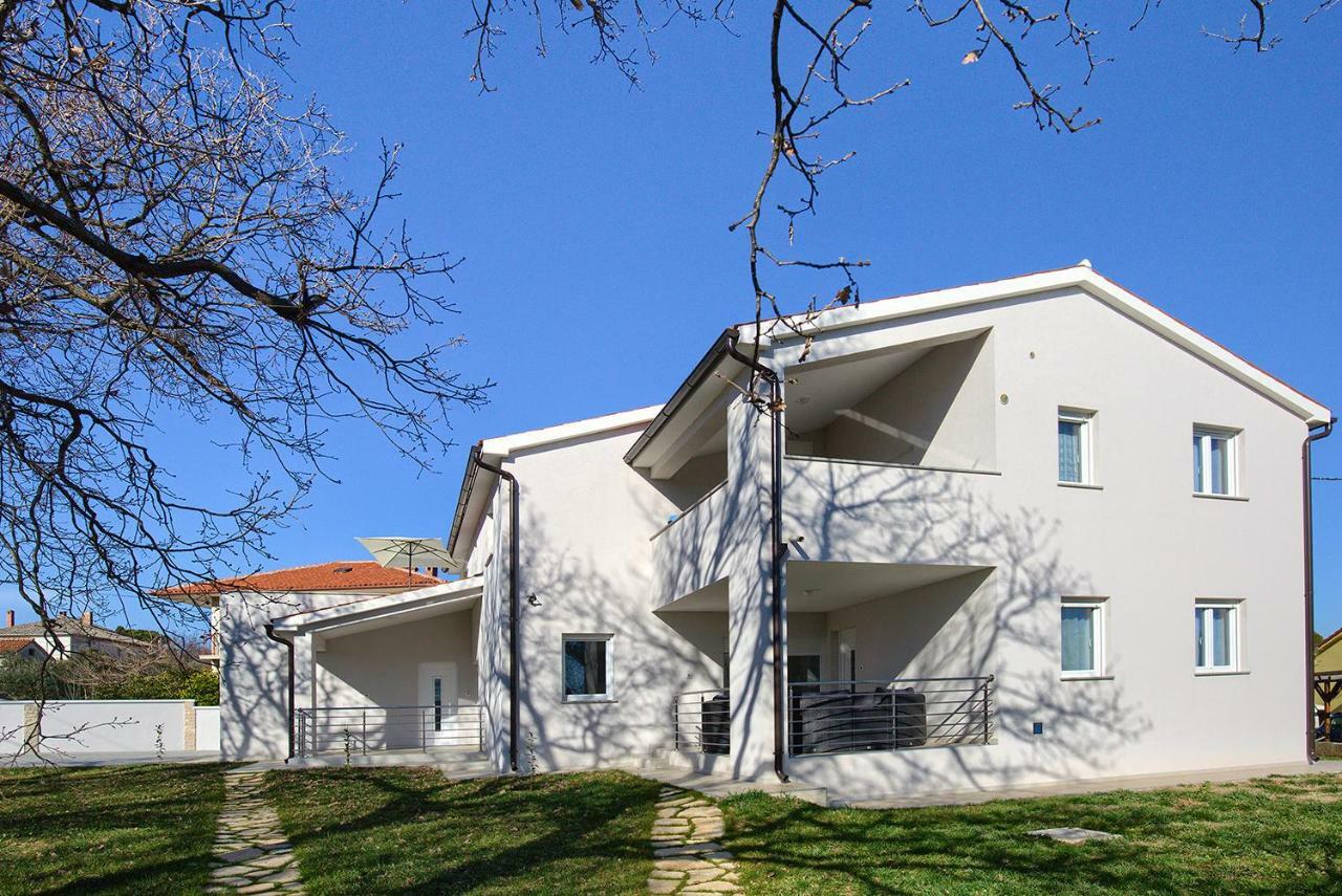 Lamalu Ližnjan Exterior foto